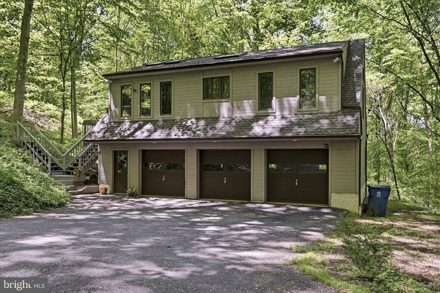 5 Chaddwyck Lane photo 31