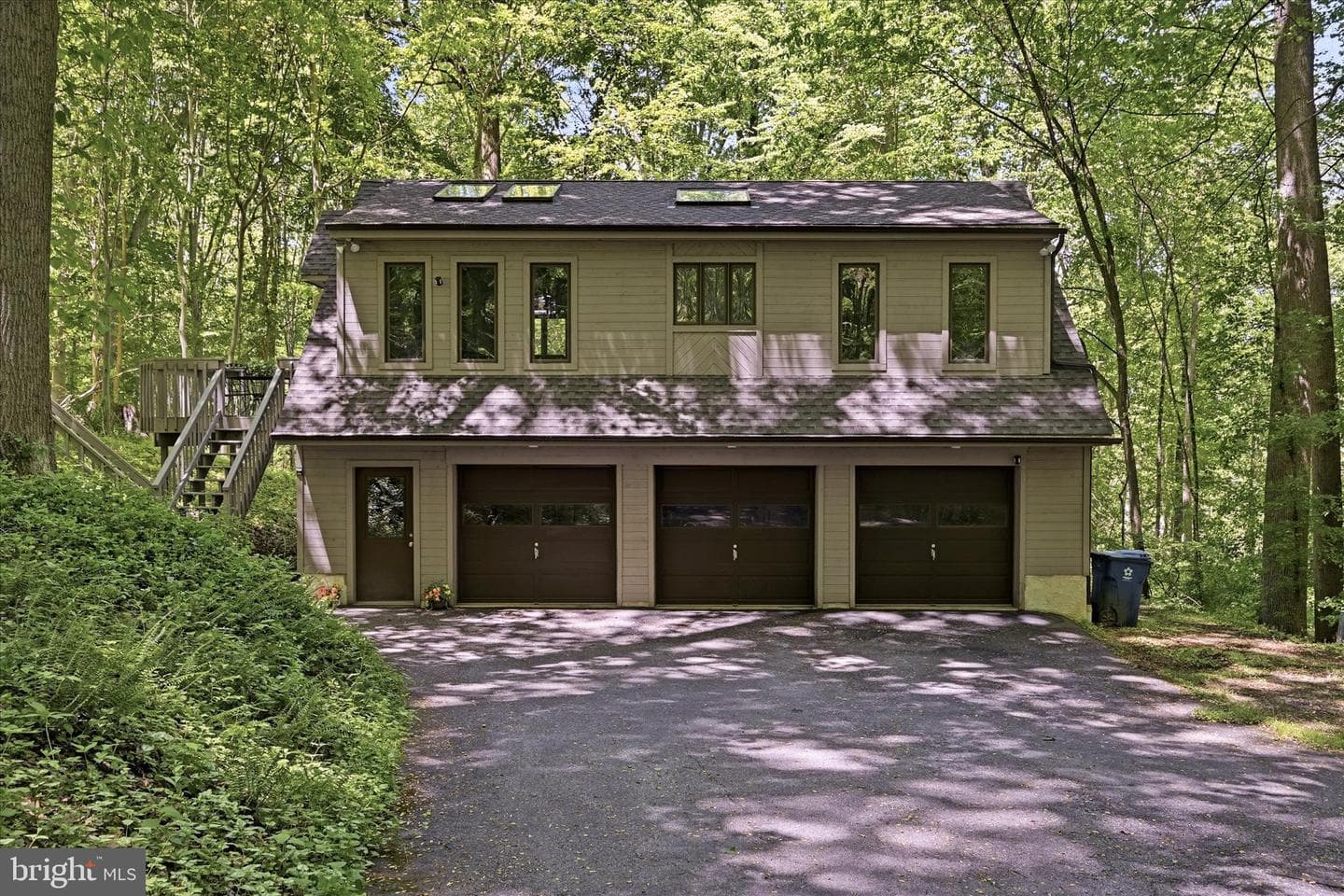 5 Chaddwyck Lane photo 32
