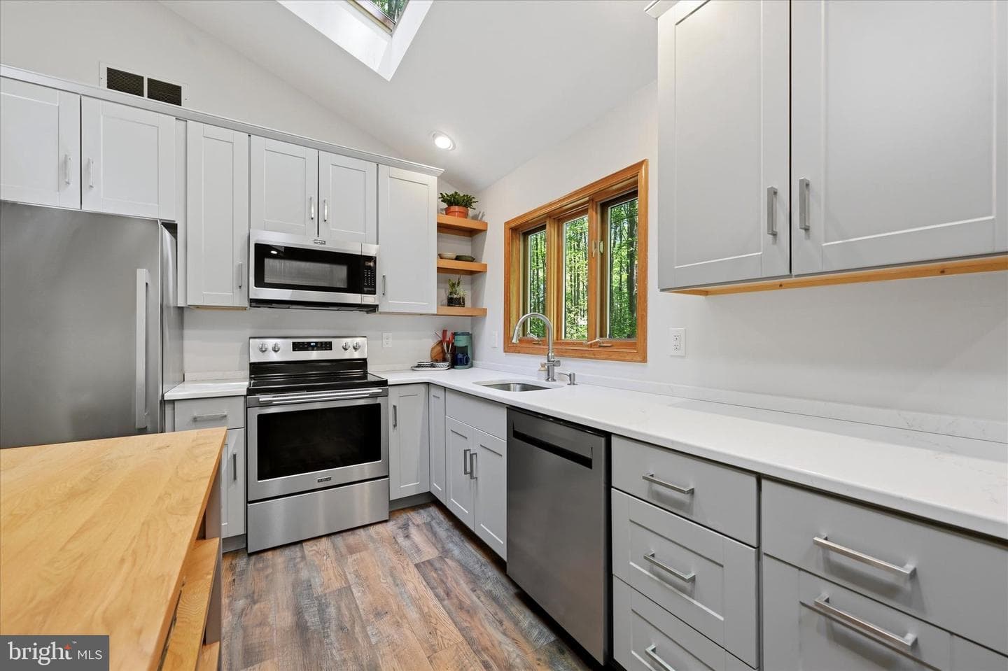 5 Chaddwyck Lane photo 41