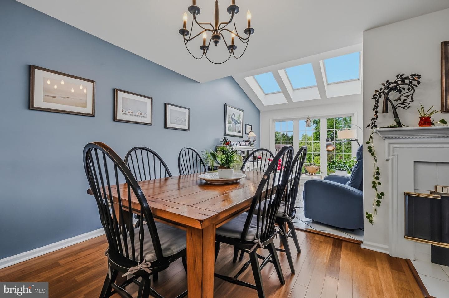 405 W Village Ln photo 9