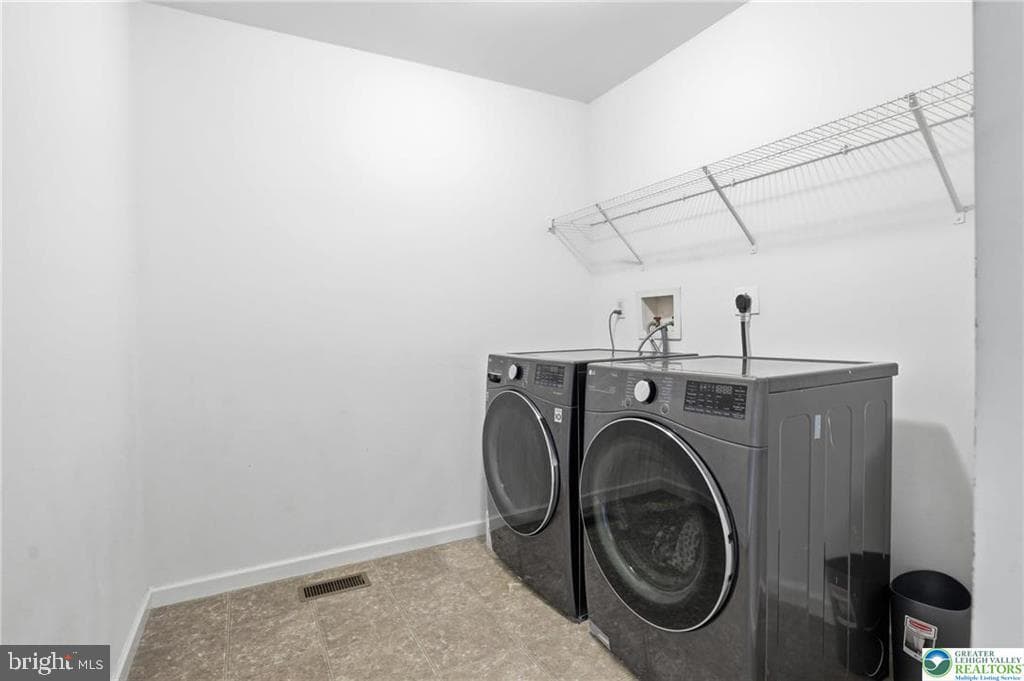 321 E 3rd Street photo 27