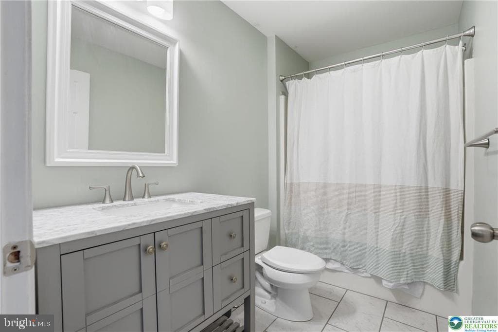 321 E 3rd Street photo 38