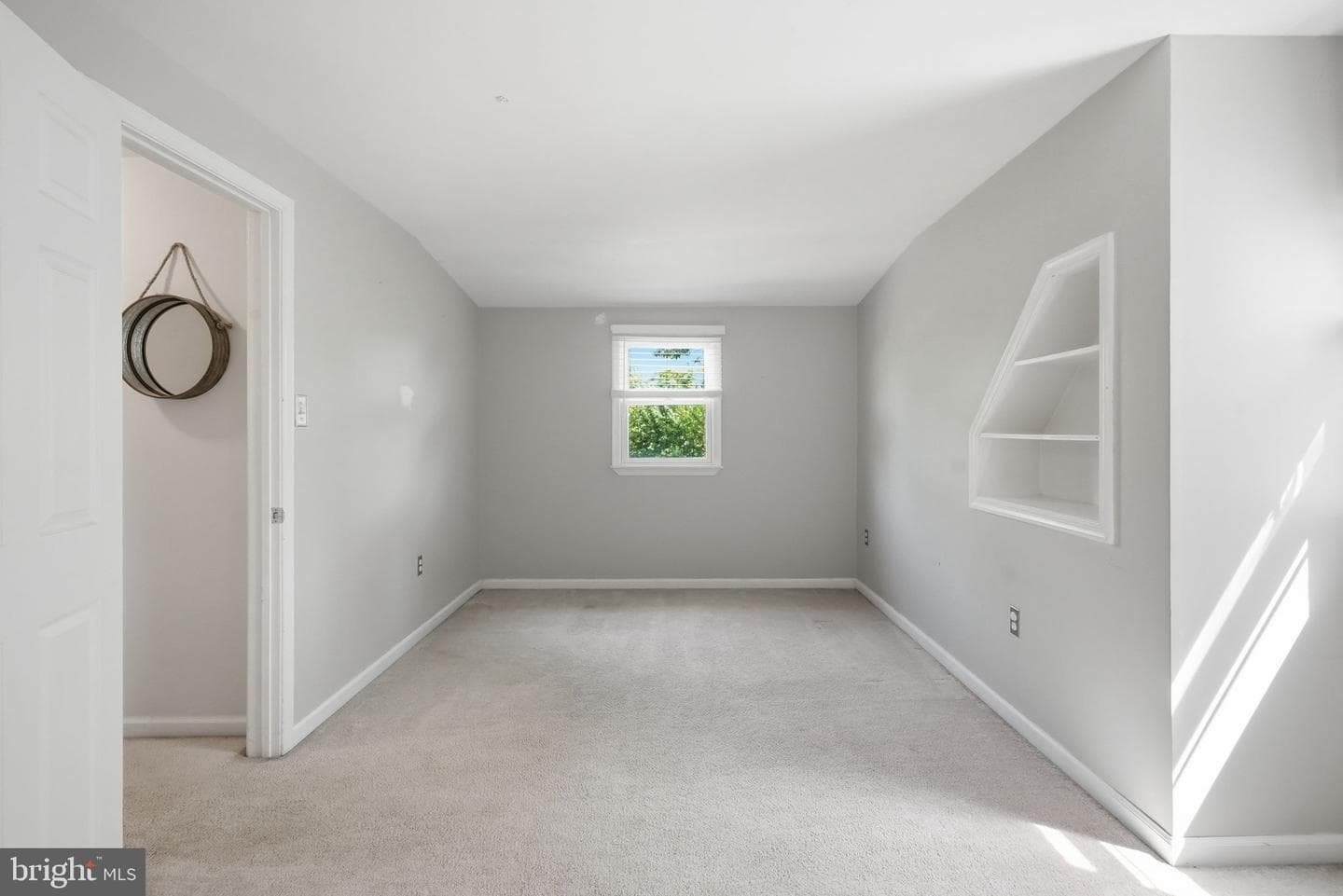 60 Roberts Circle photo 19