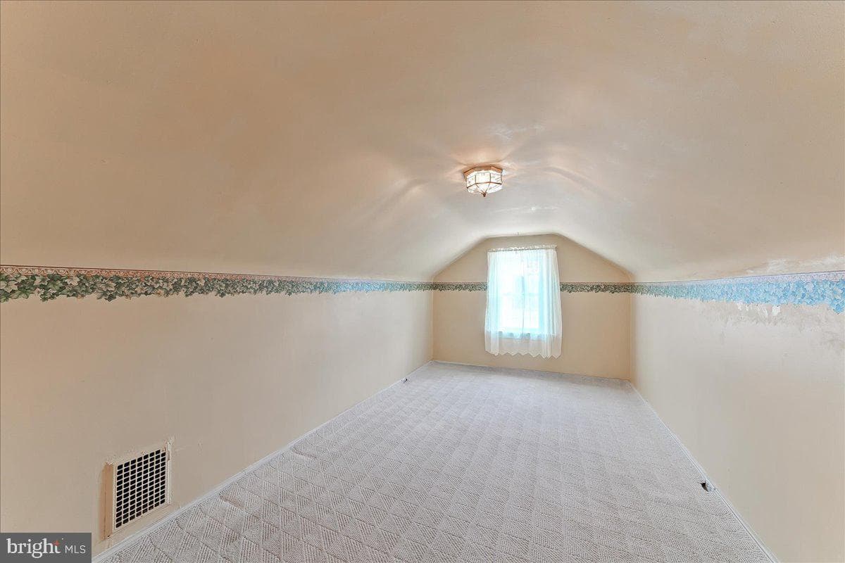 713 Charles Street photo 14
