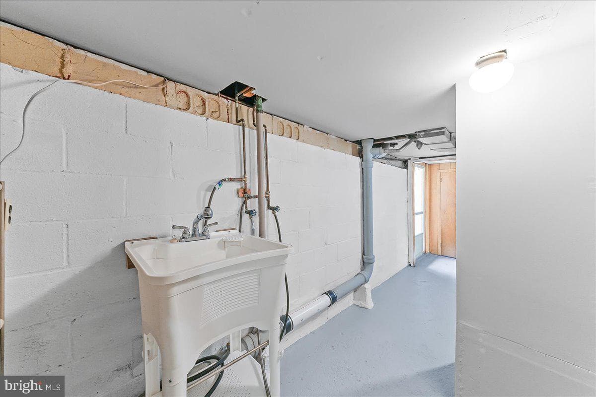713 Charles Street photo 19