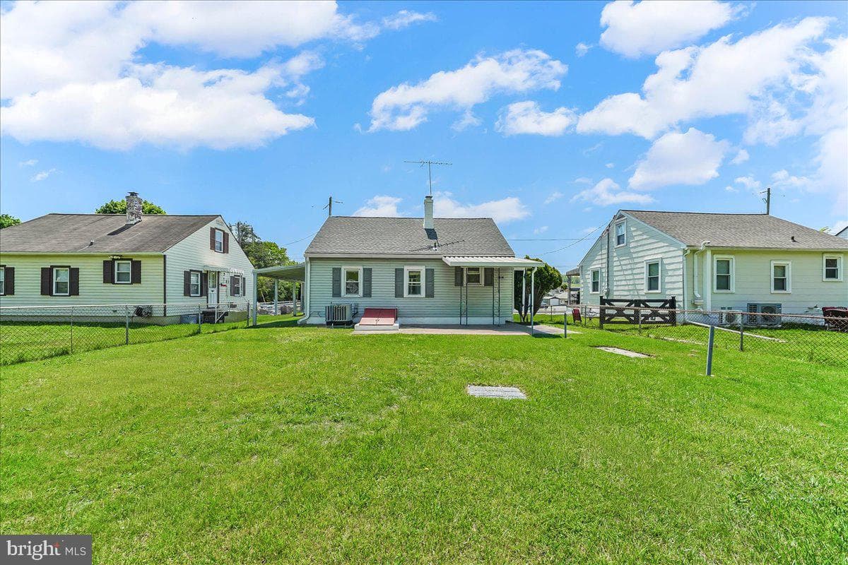 713 Charles Street photo 21