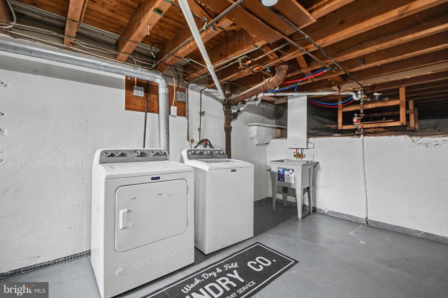 885 Woodlawn Avenue photo 30