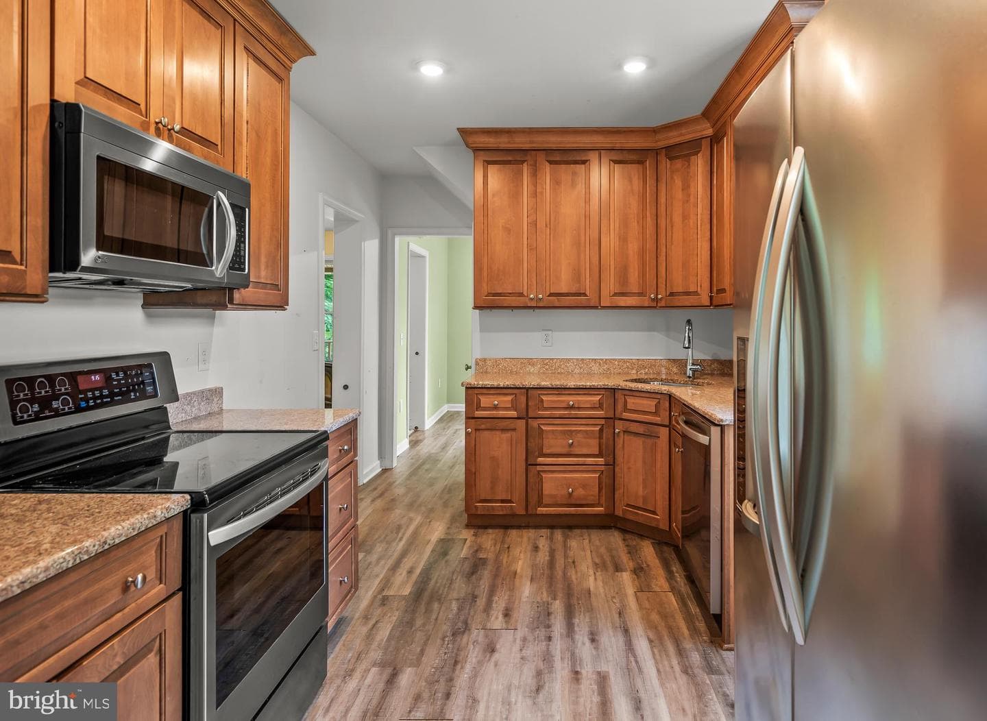 61 Bradley Avenue photo 11