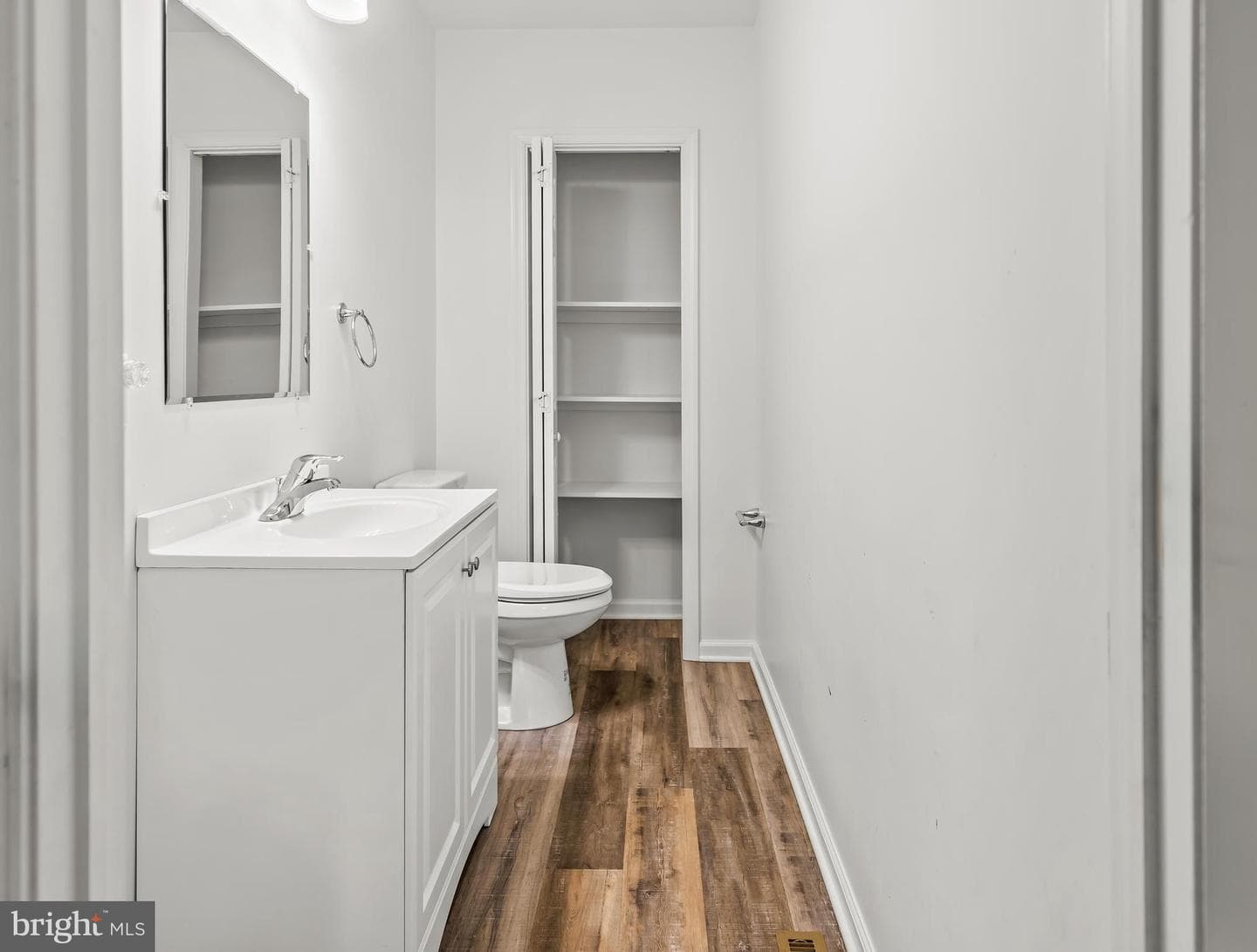 61 Bradley Avenue photo 15