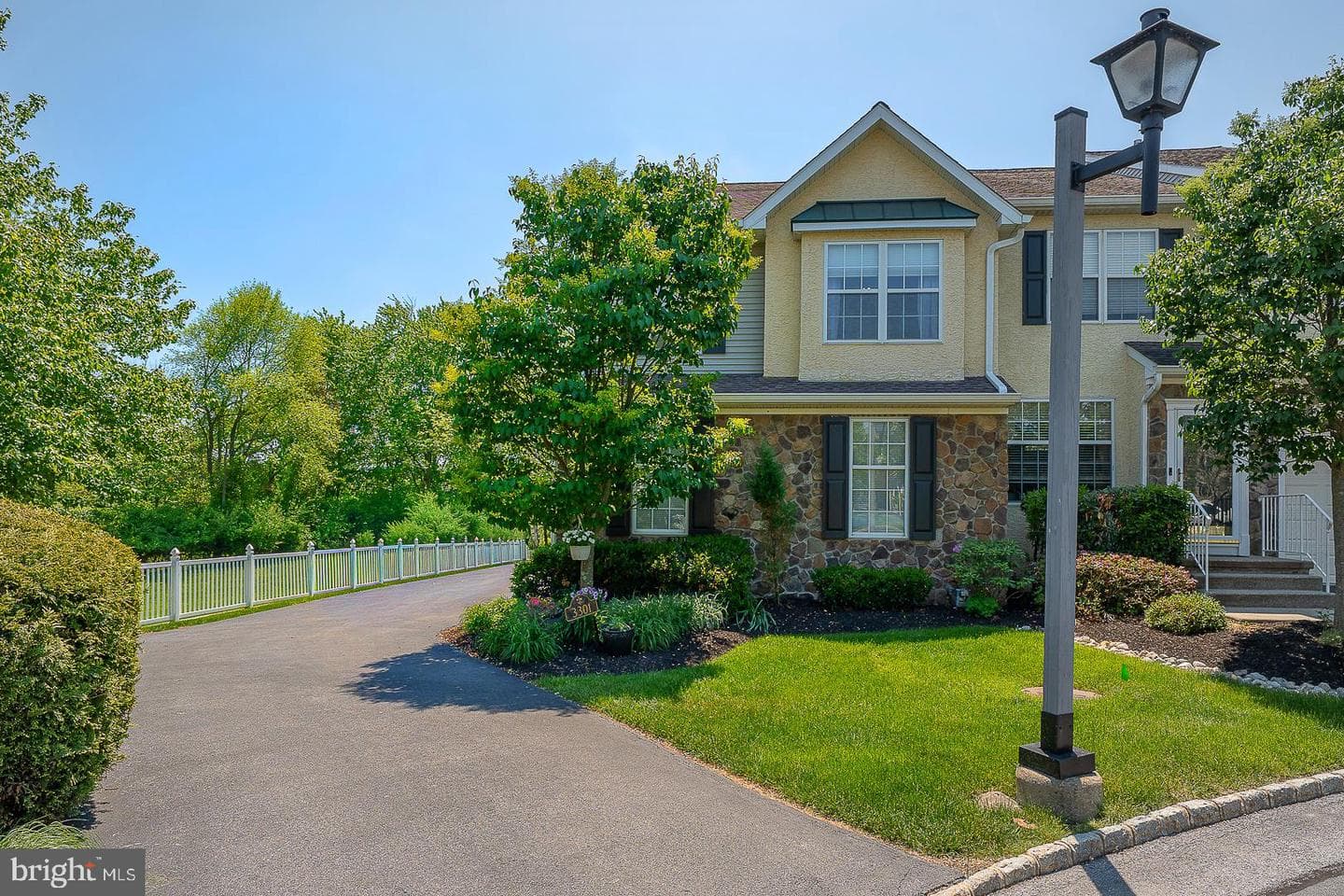 3301 Maplevale Circle photo 1
