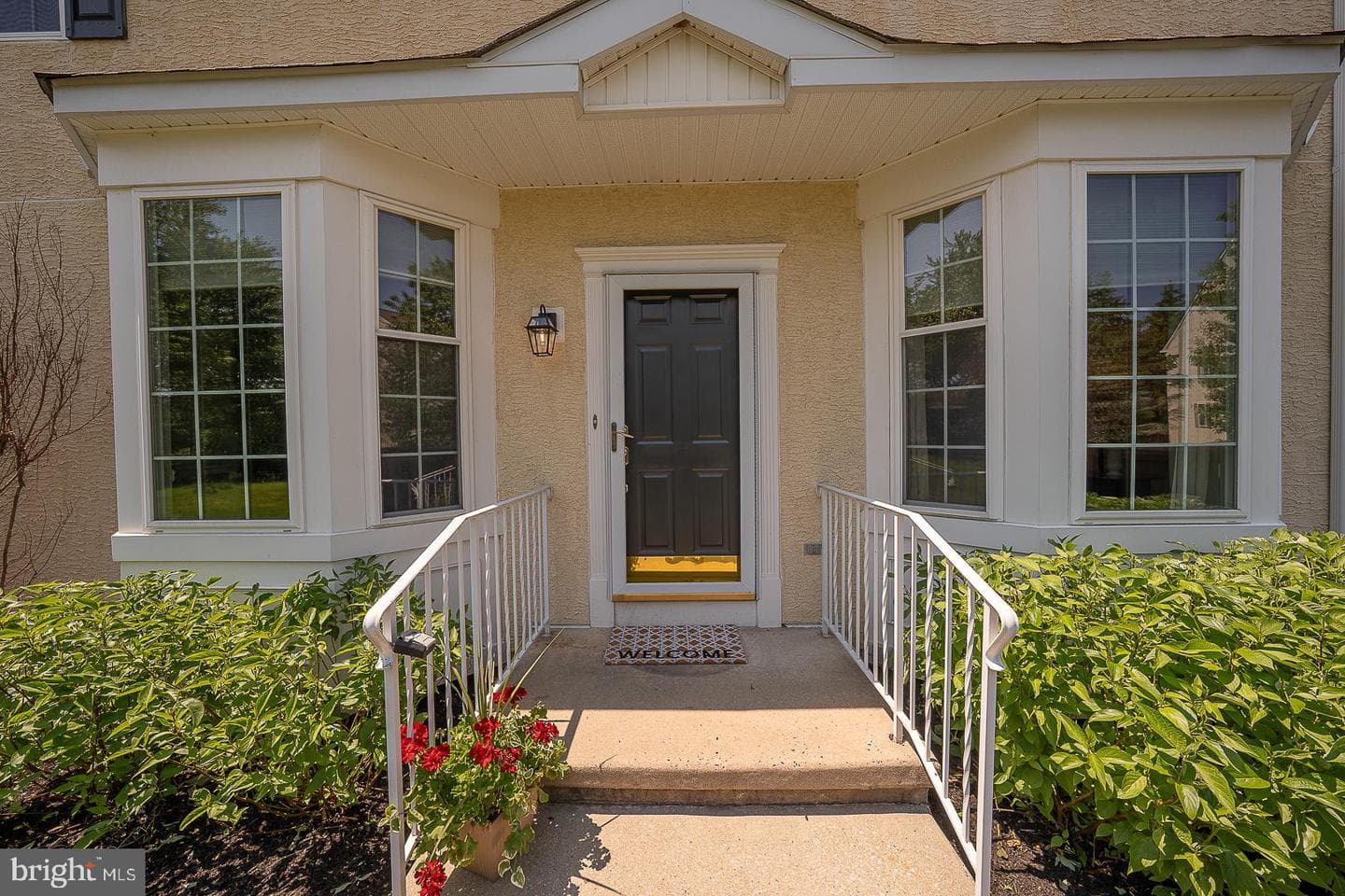 3301 Maplevale Circle photo 2