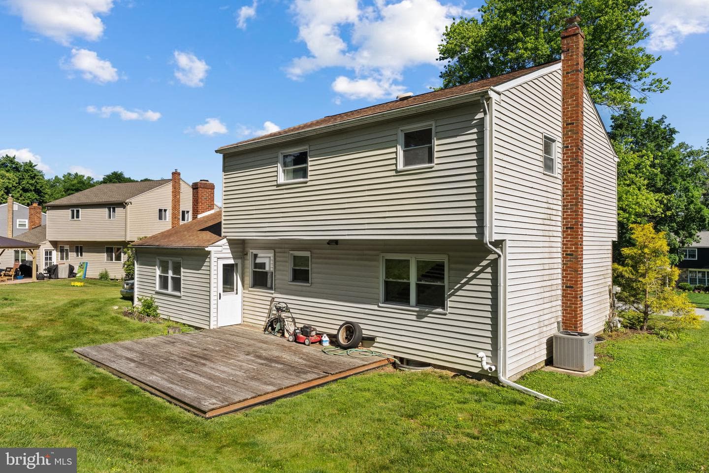 208 Concord Avenue photo 15