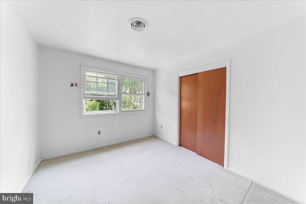 127 Governors Circle photo 14