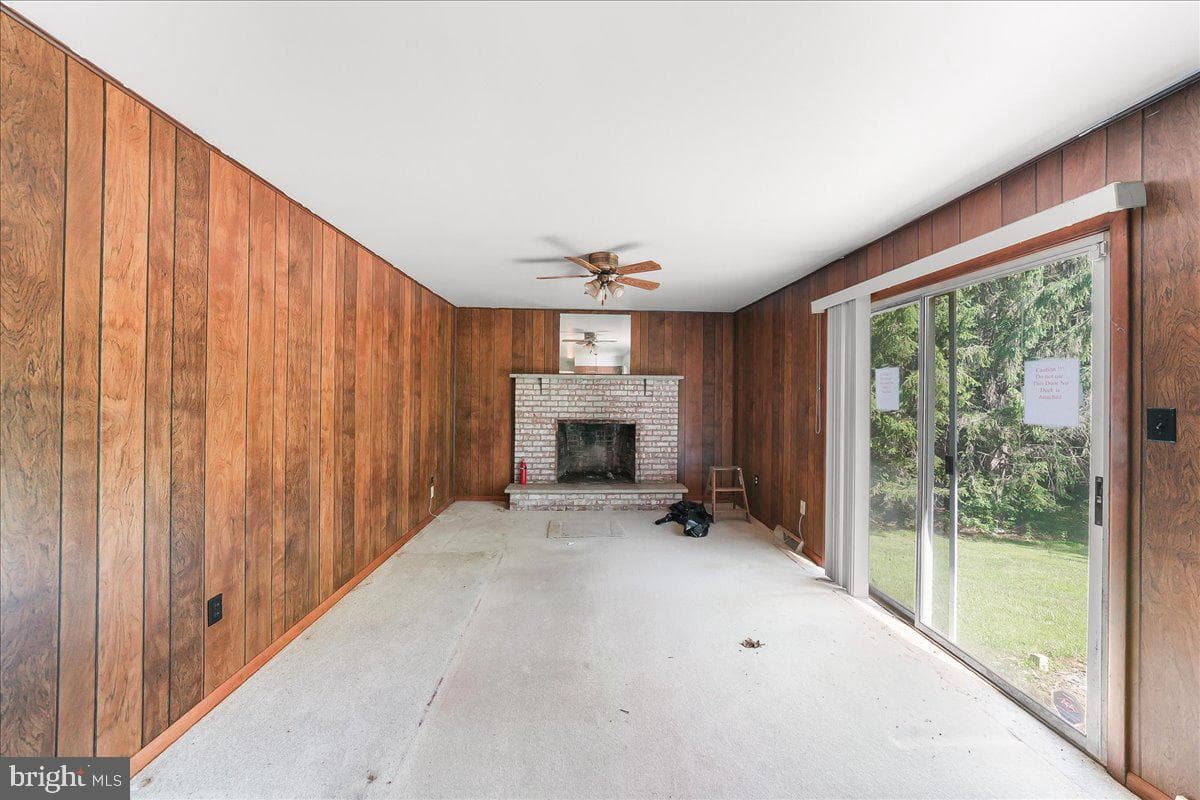 127 Governors Circle photo 7