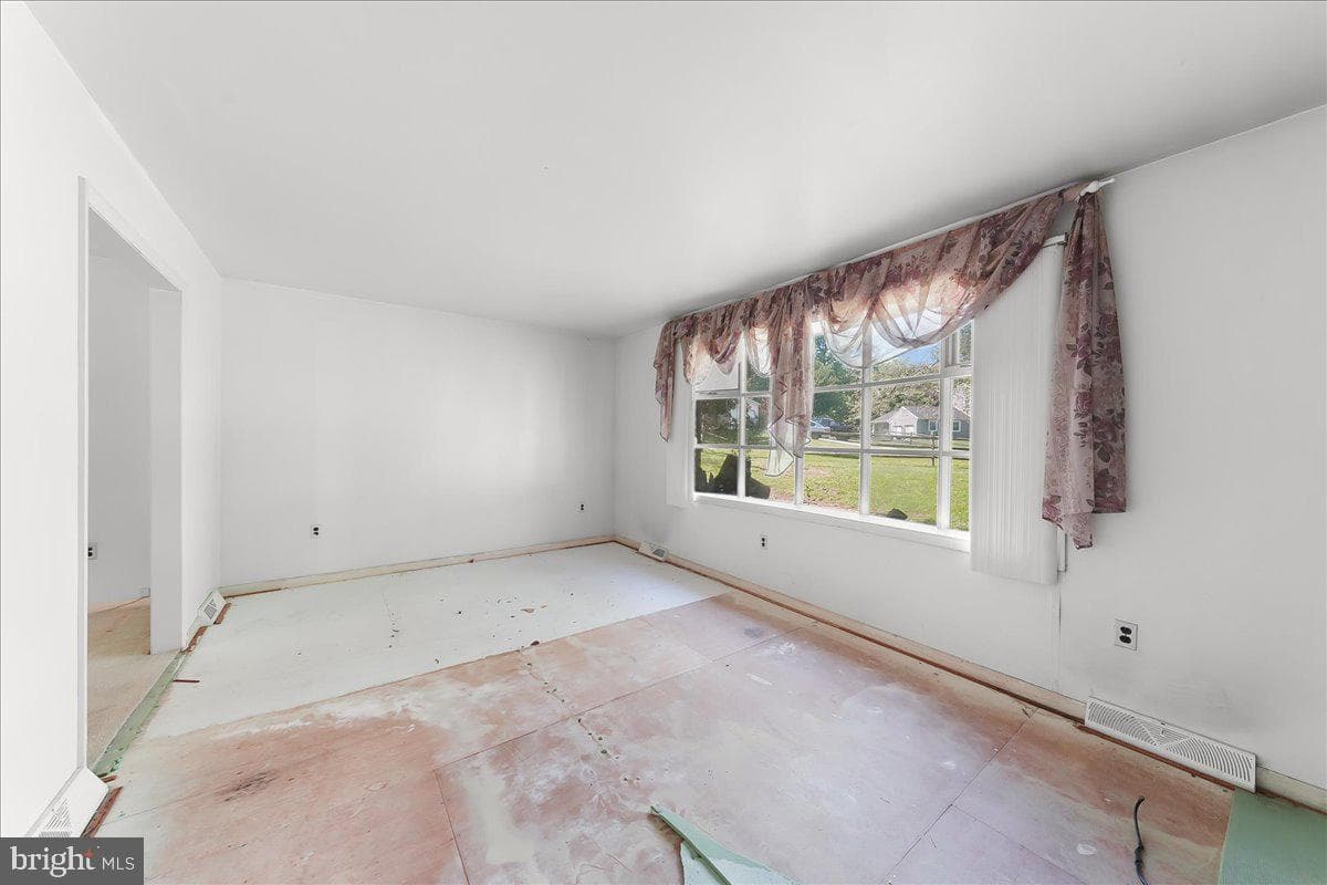 127 Governors Circle photo 9