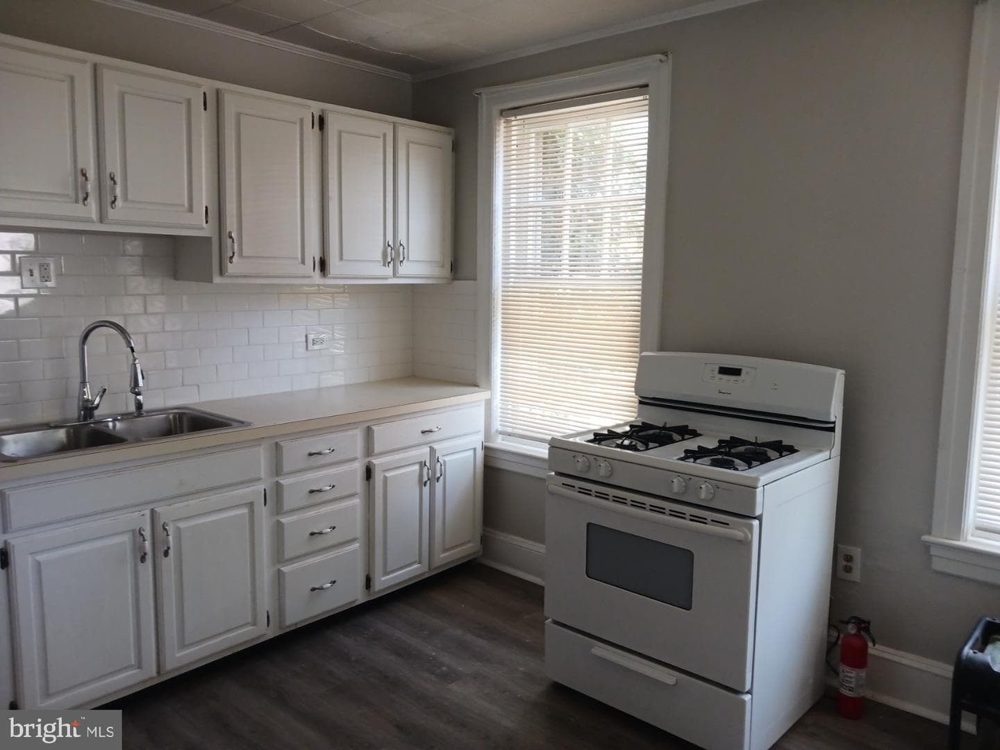 1132 Stirling Street photo 7