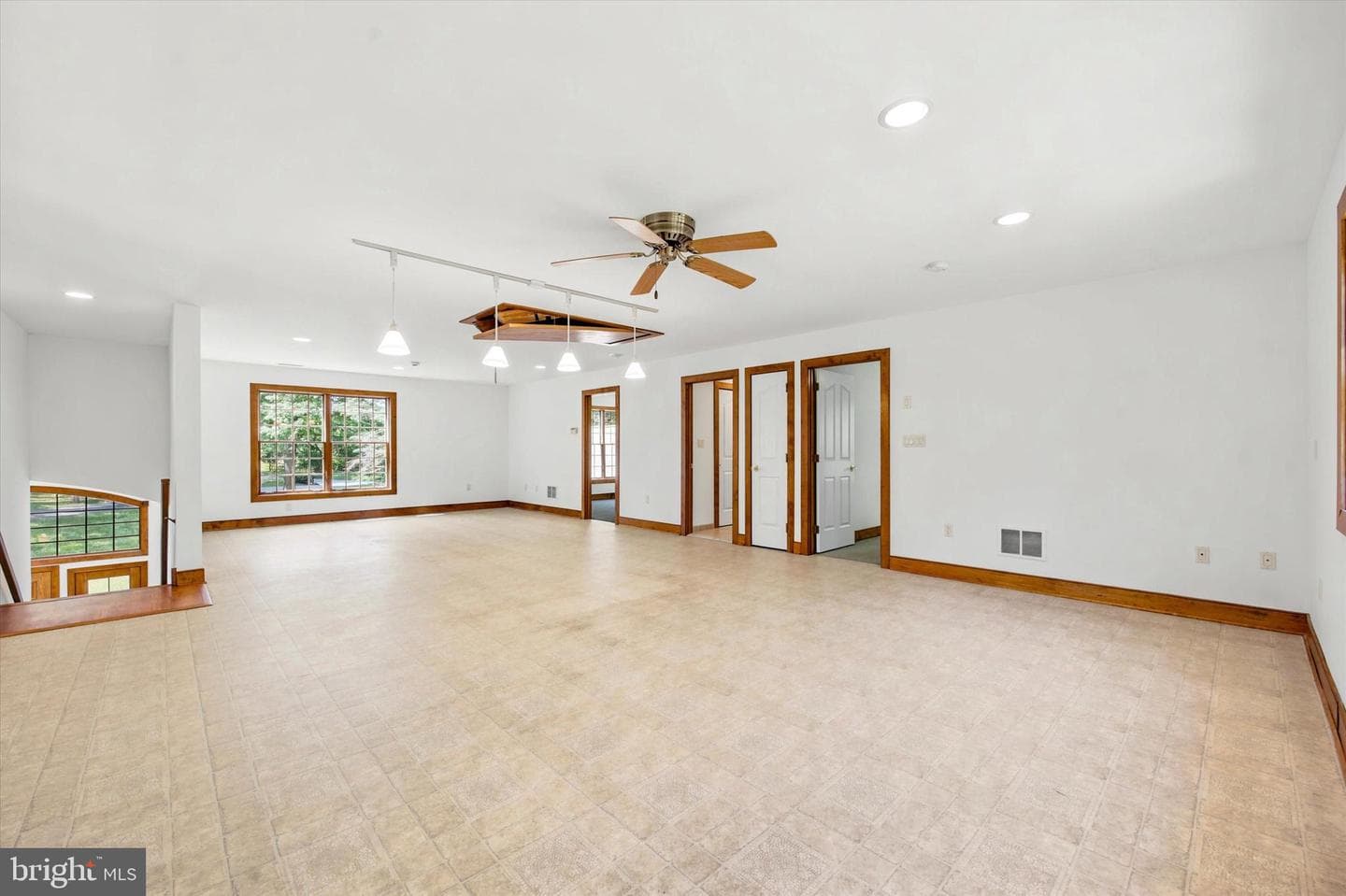 151 Line Road photo 26