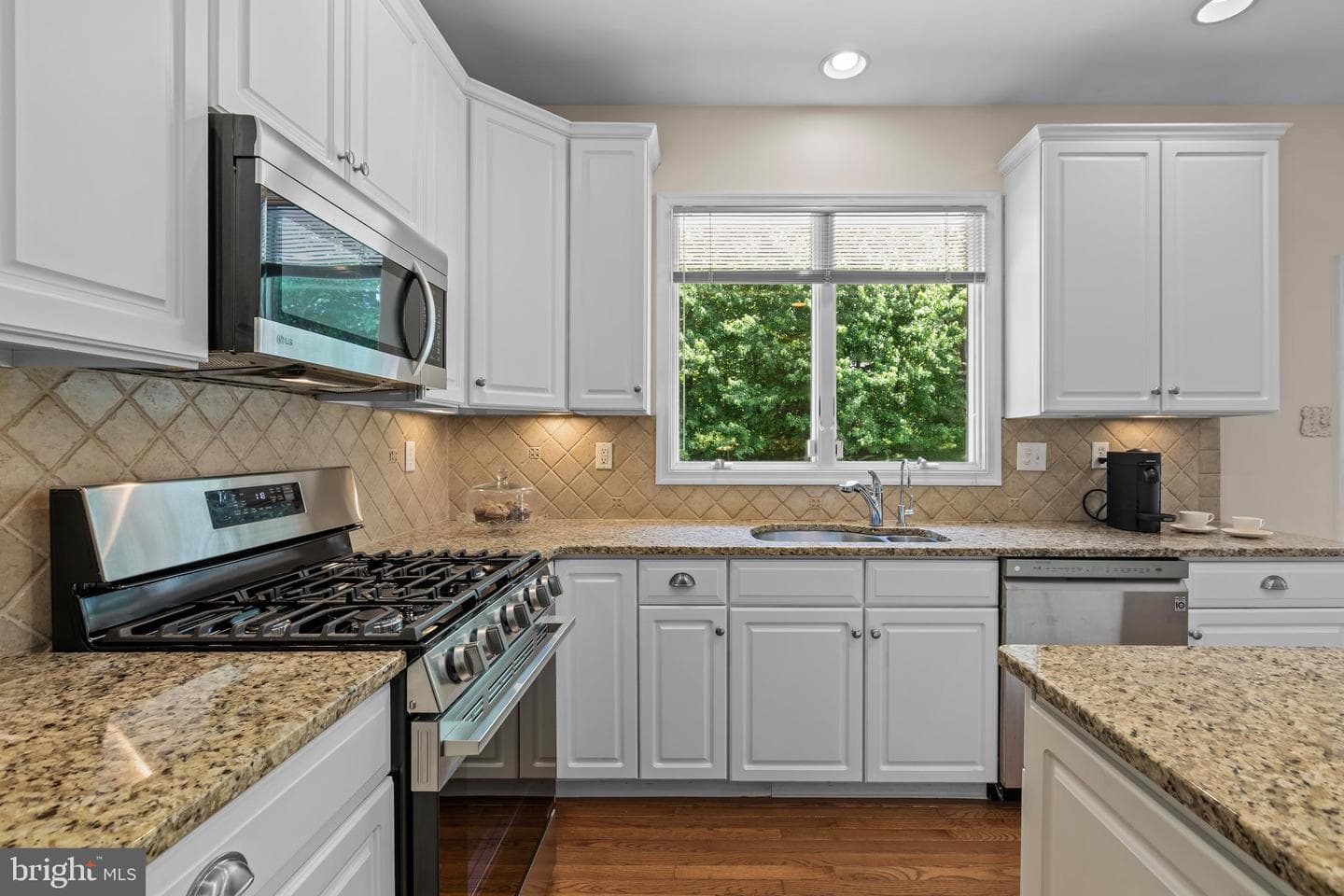 1353 Wooded Knolls photo 12