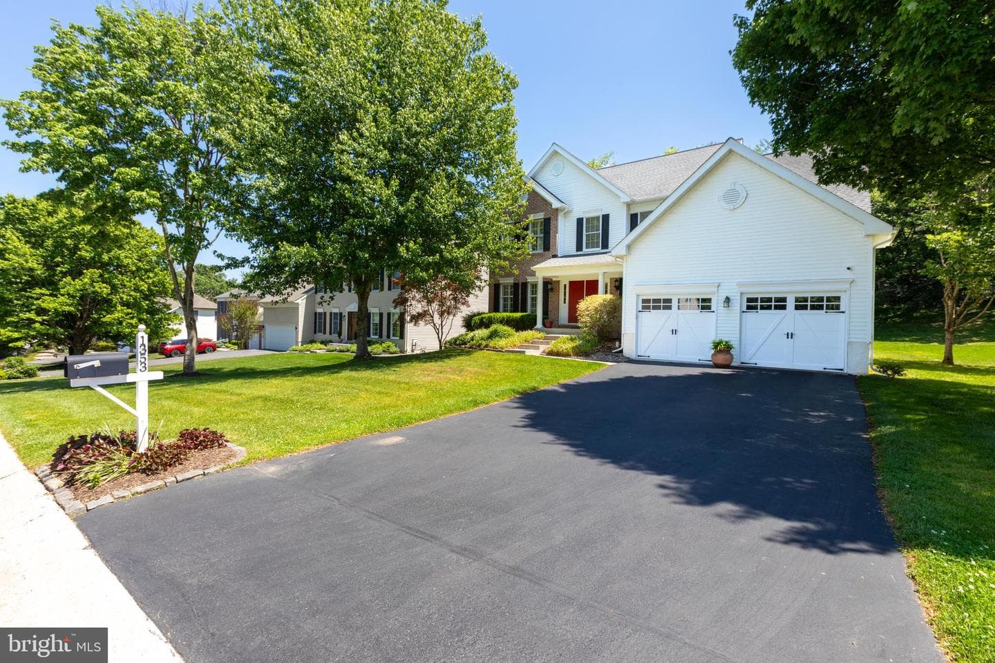 1353 Wooded Knolls photo 3