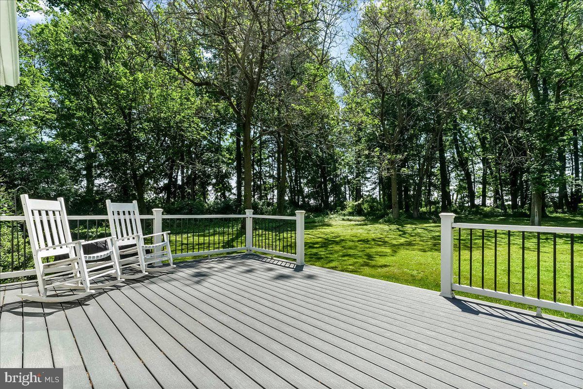 482 W Street Road photo 17