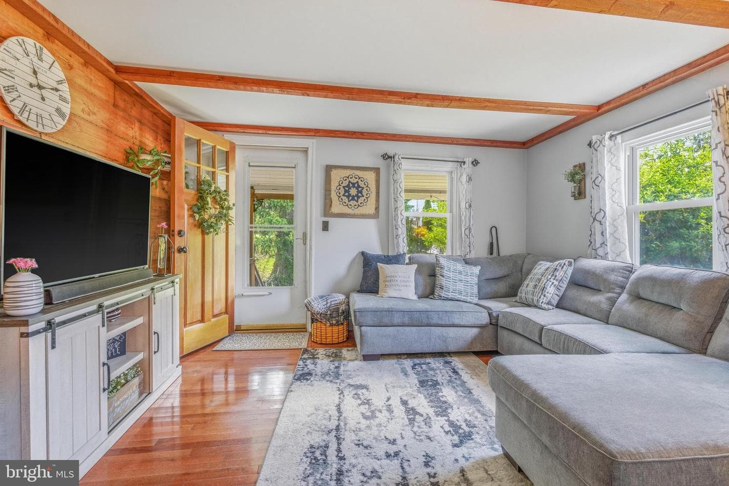 1207 Charlestown Road photo 3