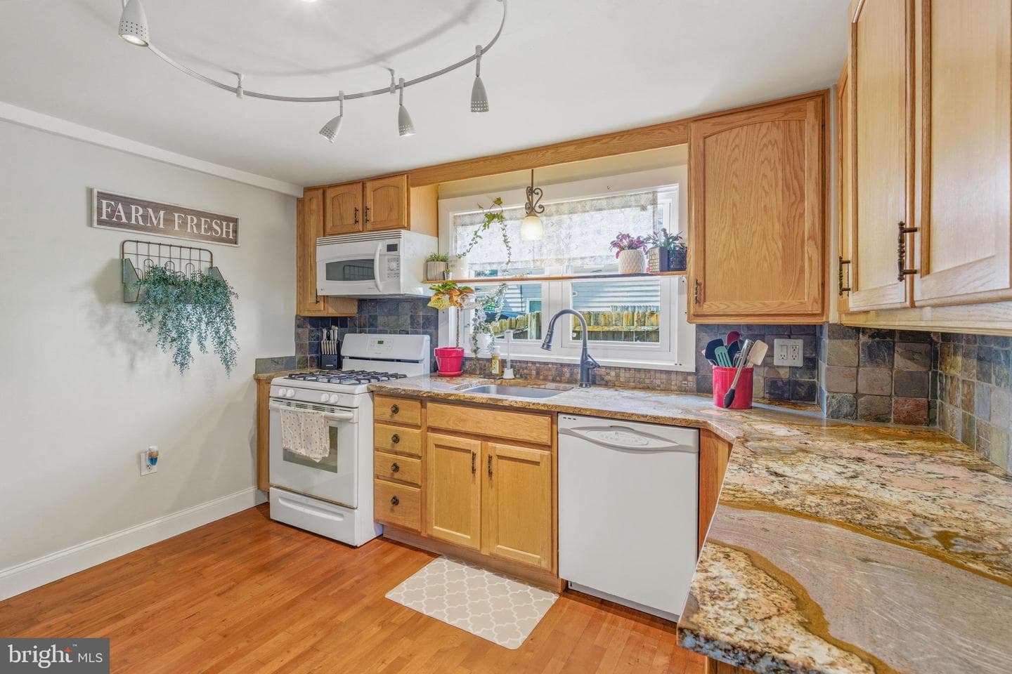 1207 Charlestown Road photo 8