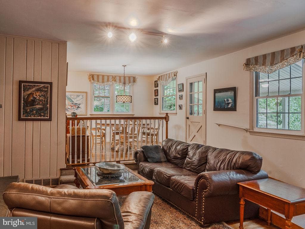 608 Whiteland Hunt Road photo 19