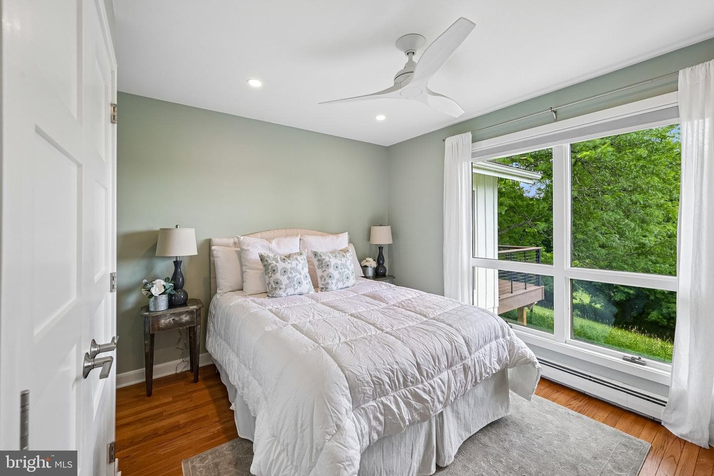 989 Delchester Road photo 37