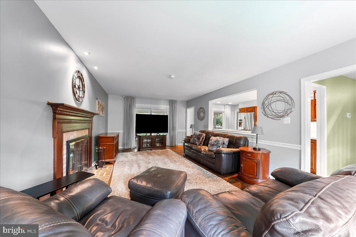 686 Limehouse Rd photo 9