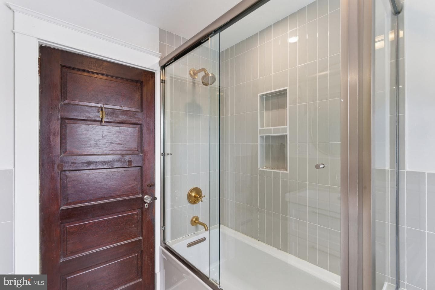 562 Woodside Avenue photo 25