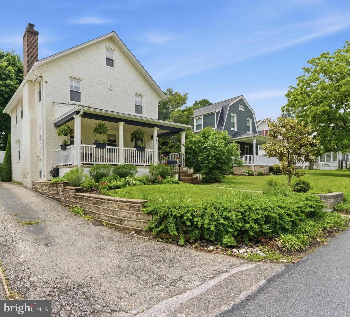 562 Woodside Avenue photo 3