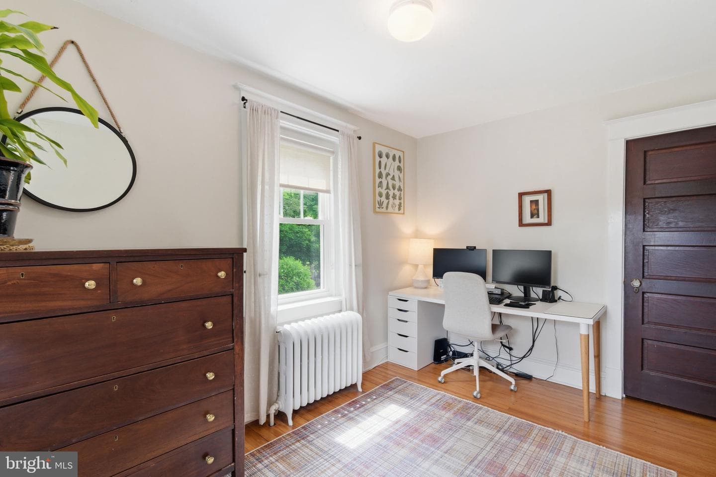 562 Woodside Avenue photo 31