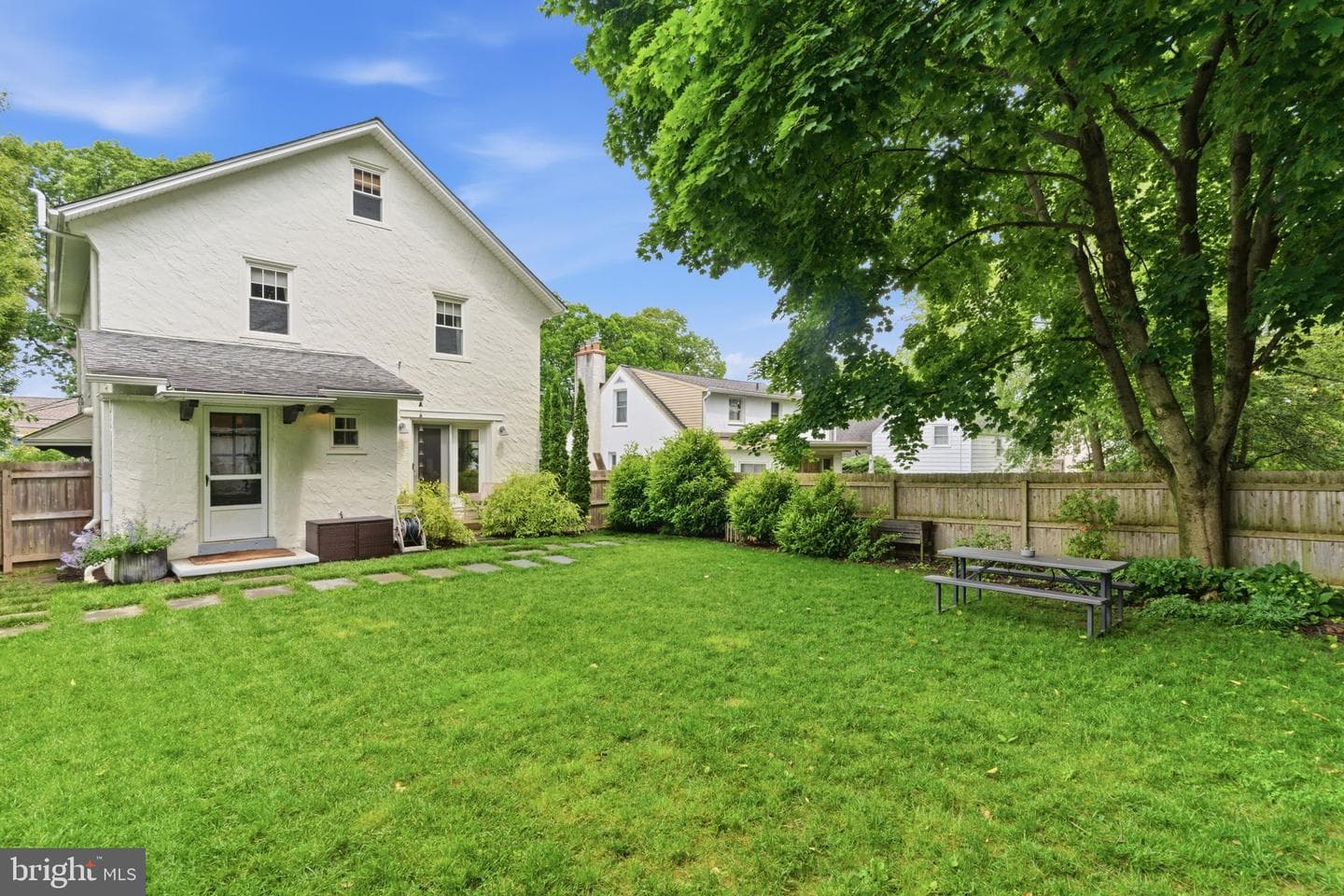 562 Woodside Avenue photo 43