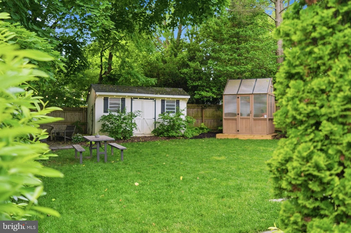 562 Woodside Avenue photo 45
