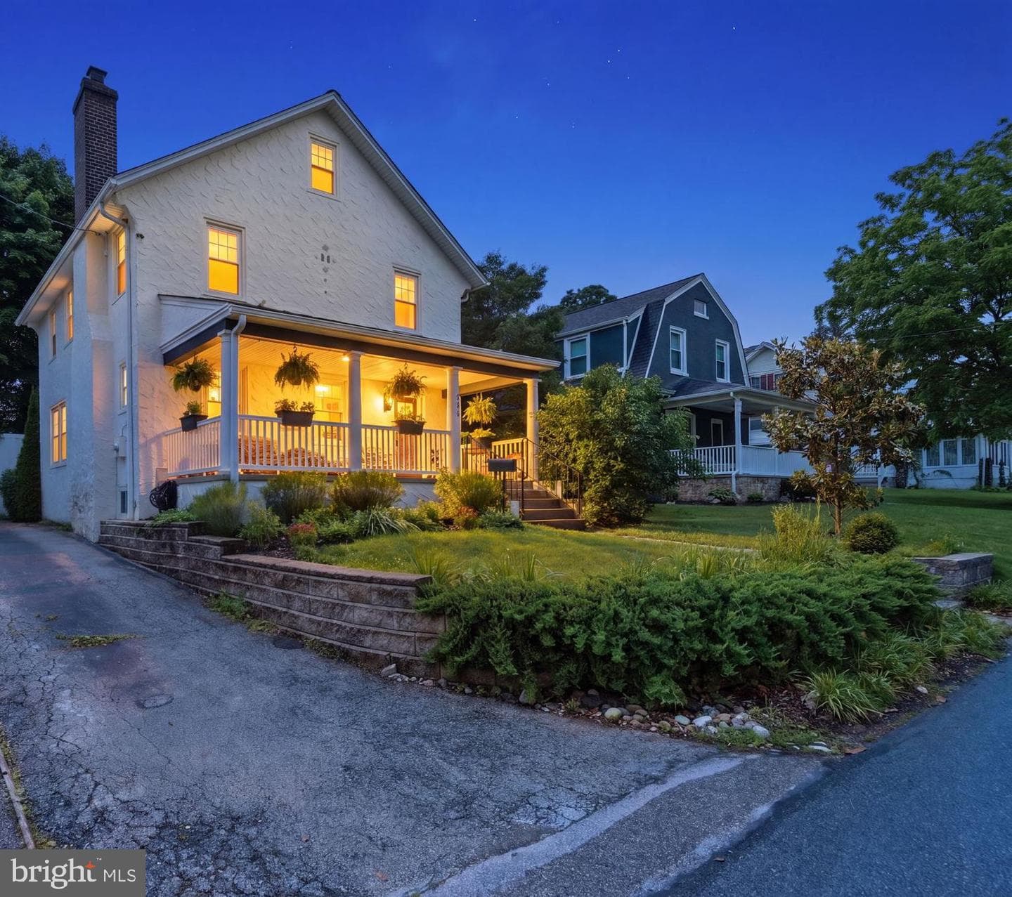 562 Woodside Avenue photo 47