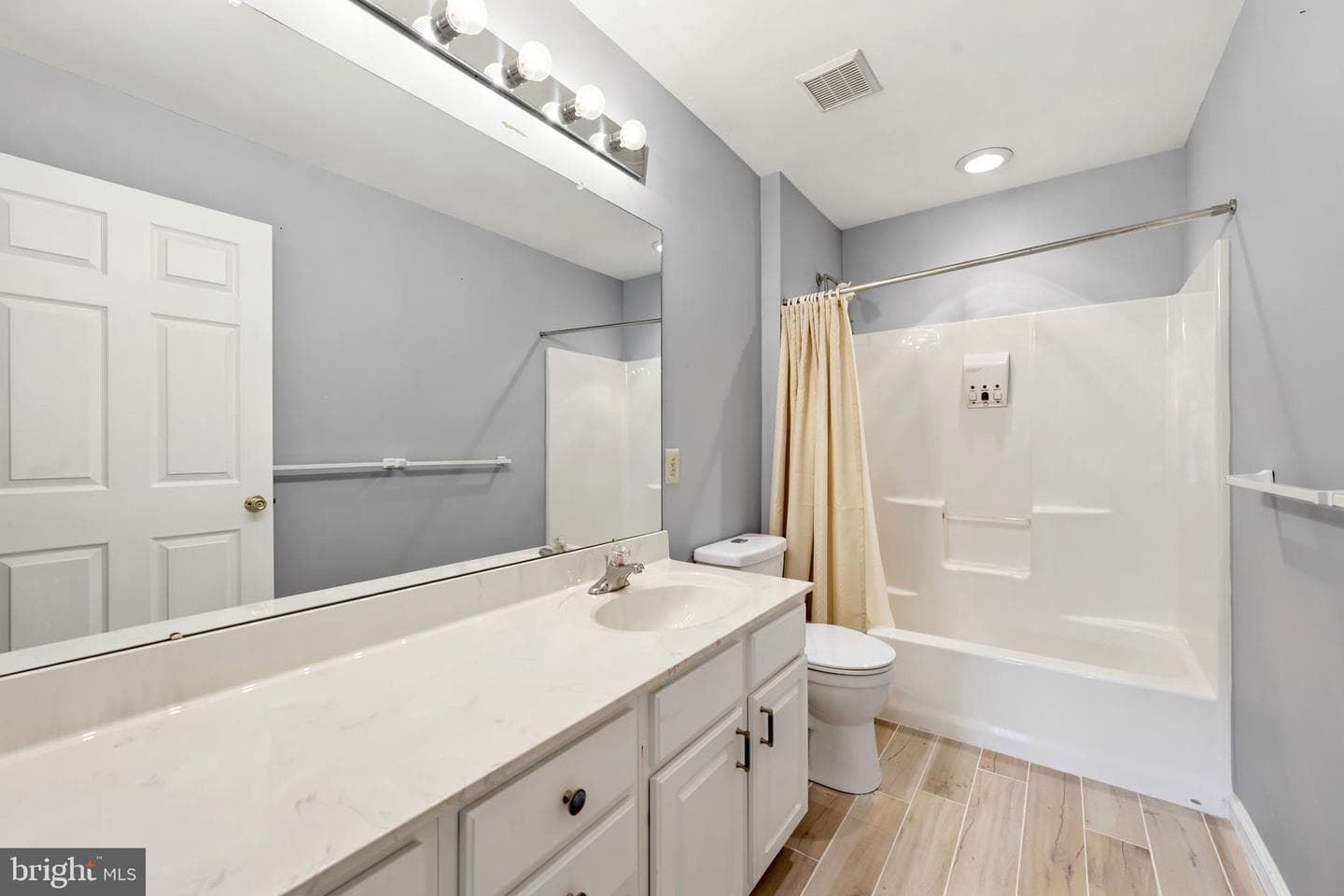 736 Meadowbrook Drive photo 20
