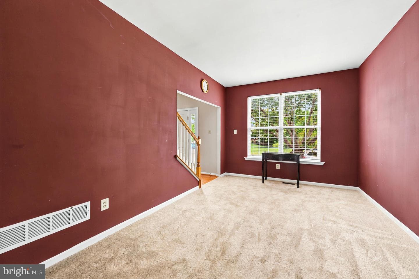736 Meadowbrook Drive photo 5