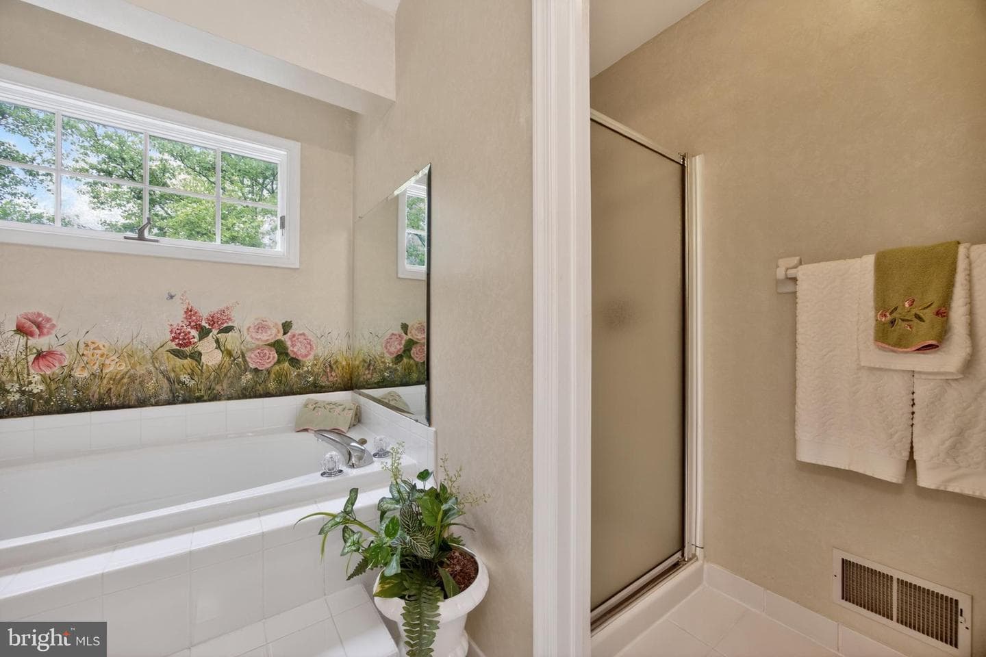 646 Perimeter Drive photo 26