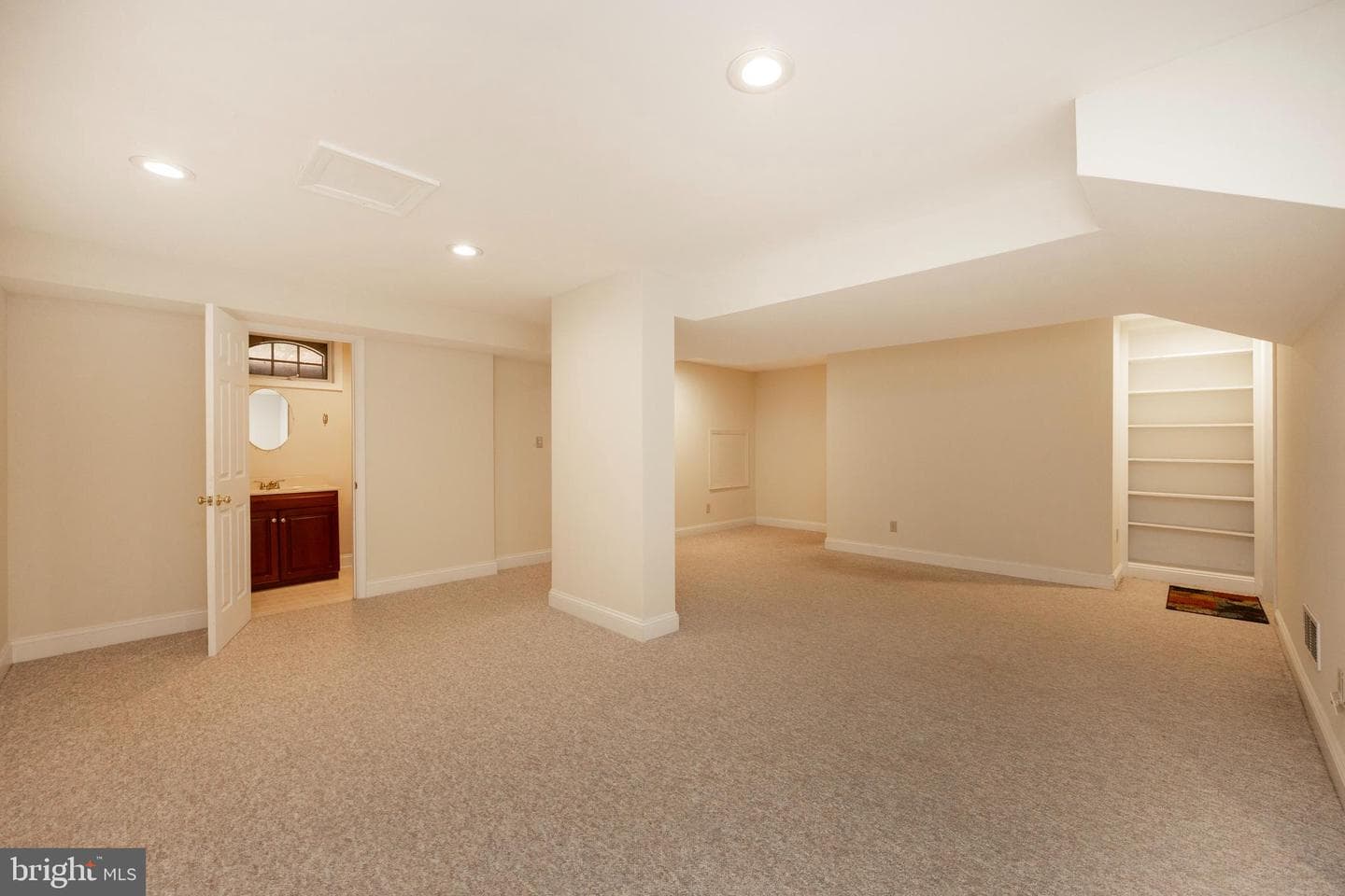 224 Cambridge Chase photo 31