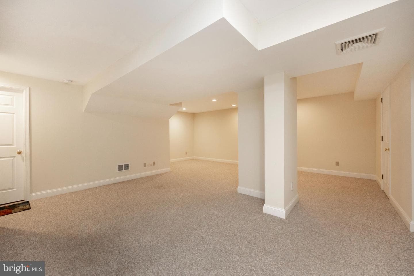 224 Cambridge Chase photo 32