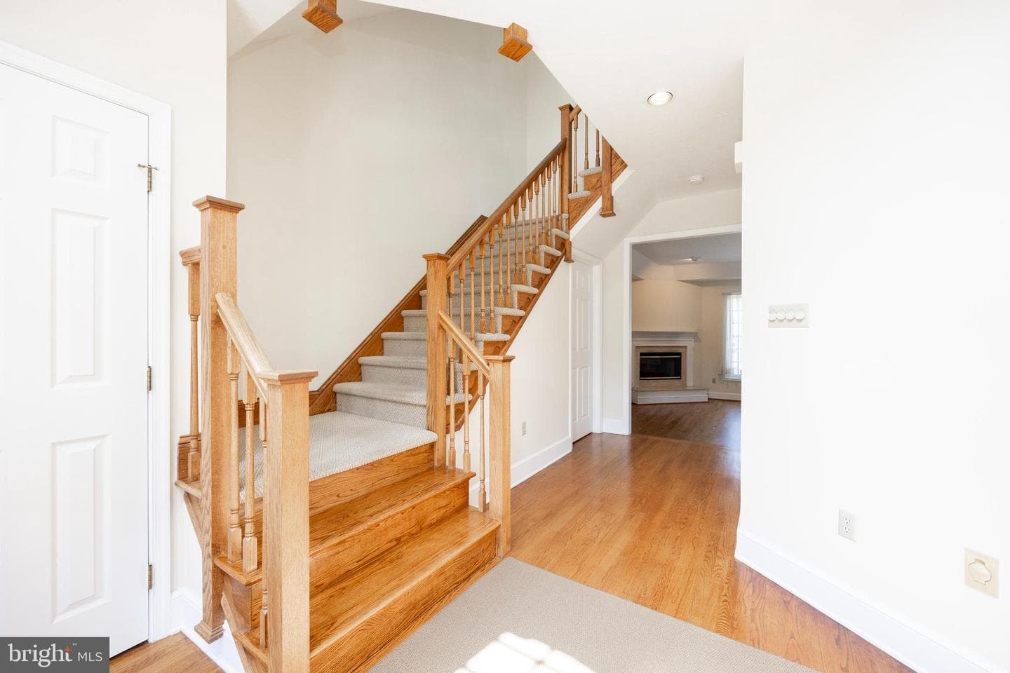 224 Cambridge Chase photo 6