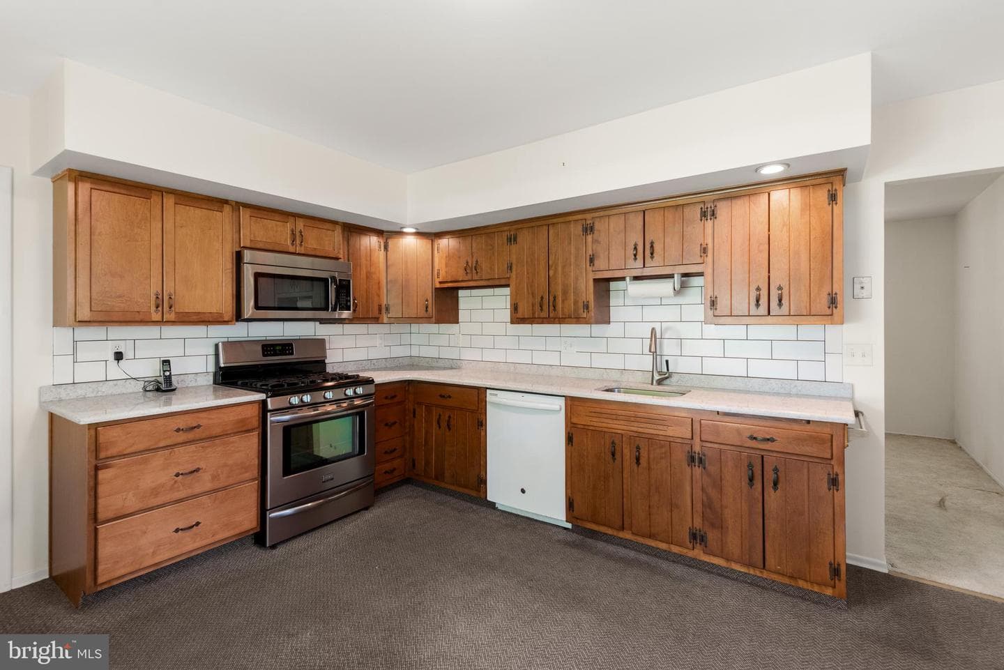 246 Friendship Drive photo 13
