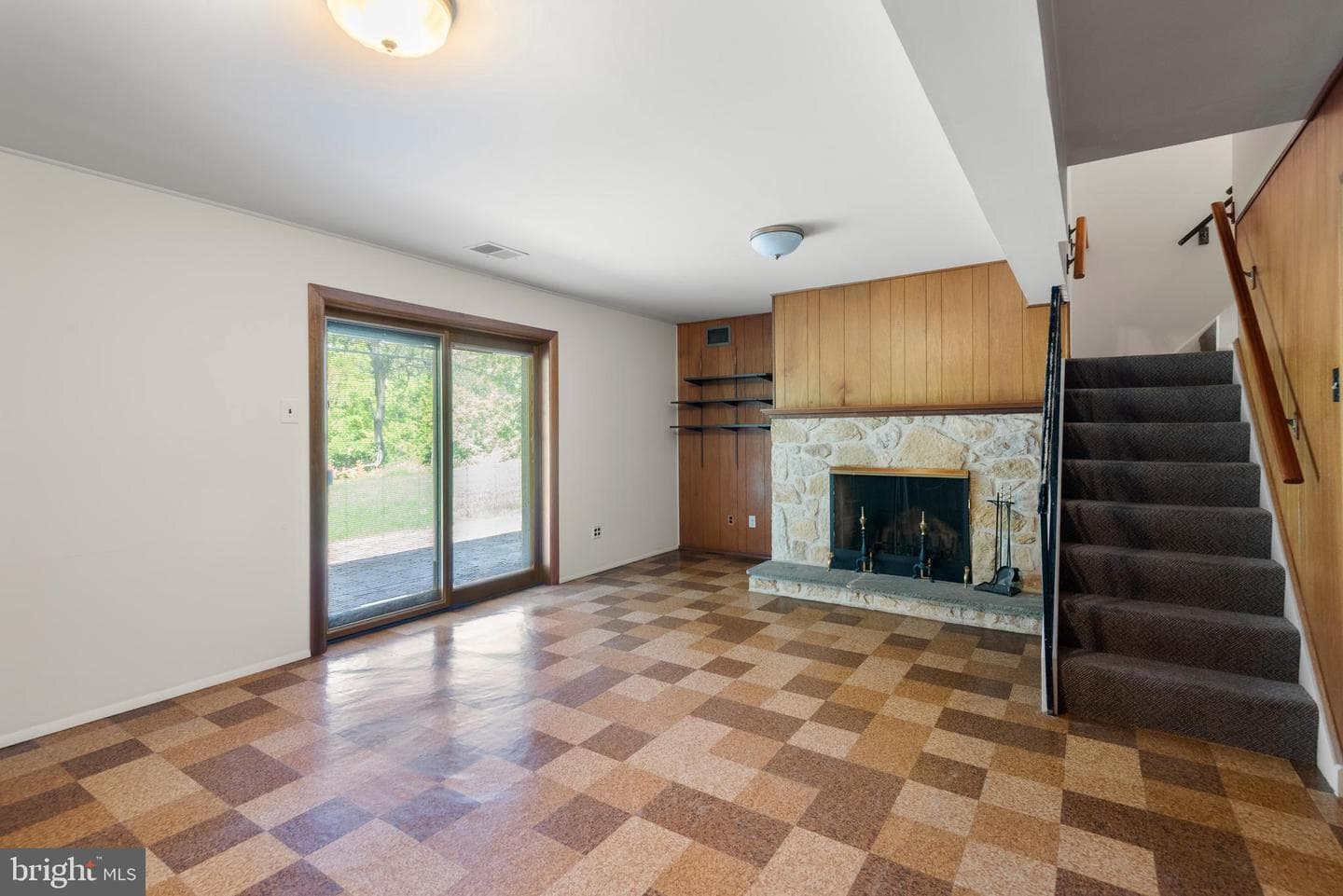 246 Friendship Drive photo 25