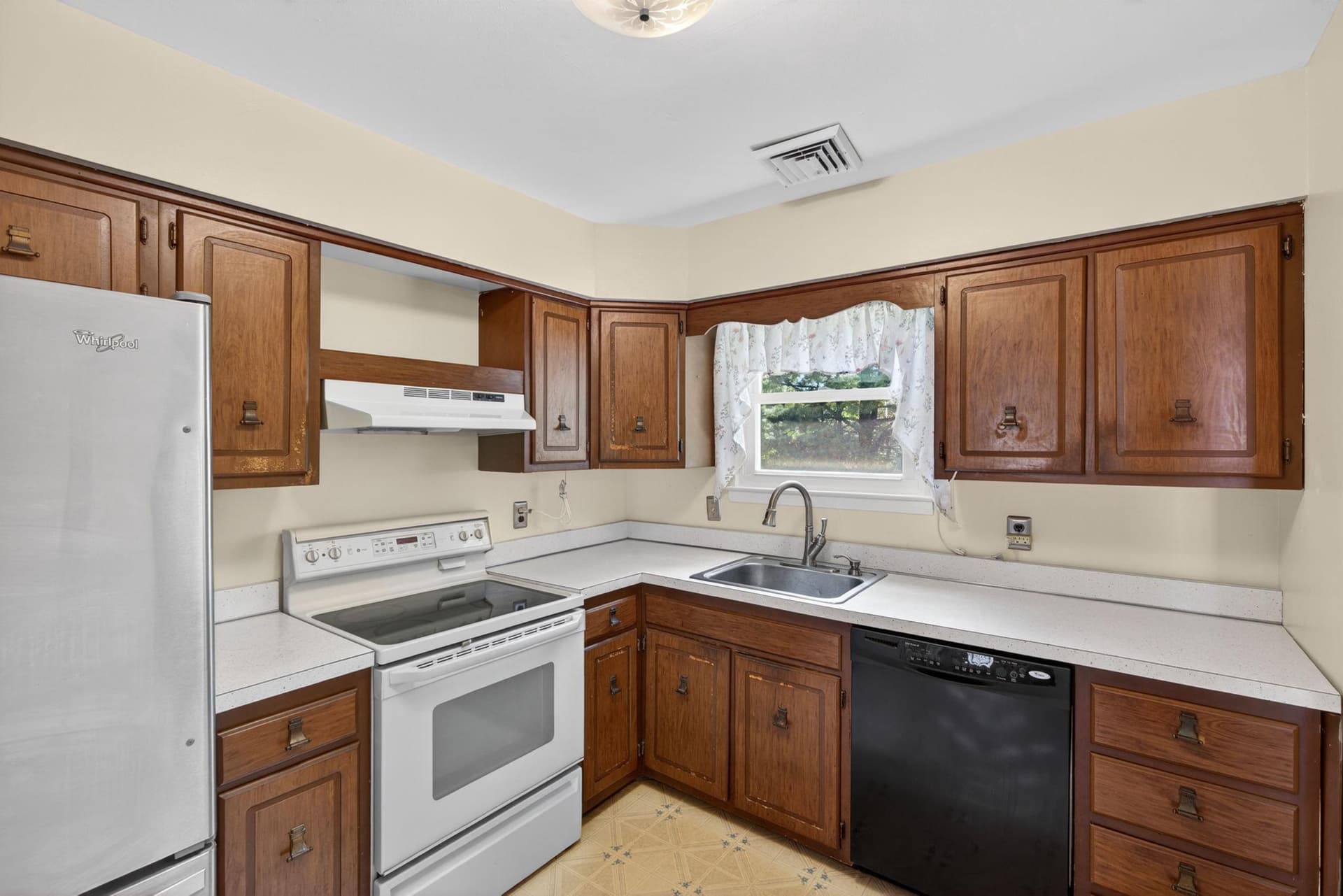 1155 Grandview Circle photo 8