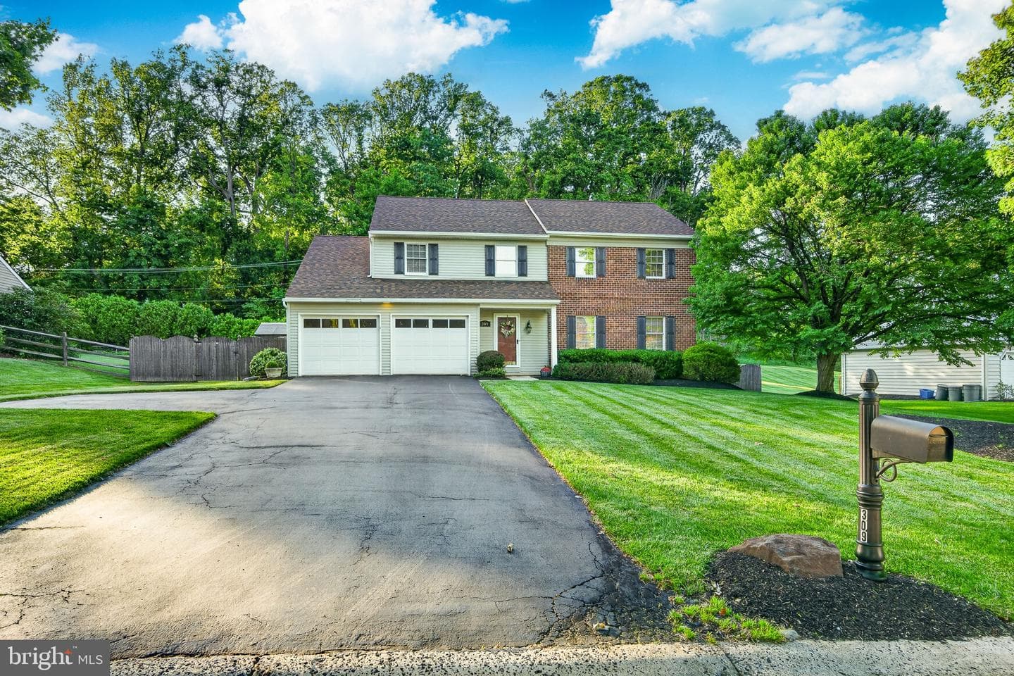 309 Addison Place photo 1