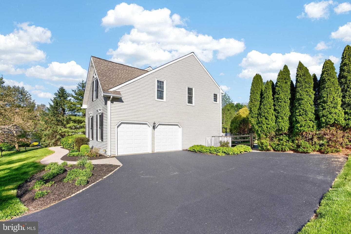 17 Oneida Court photo 47