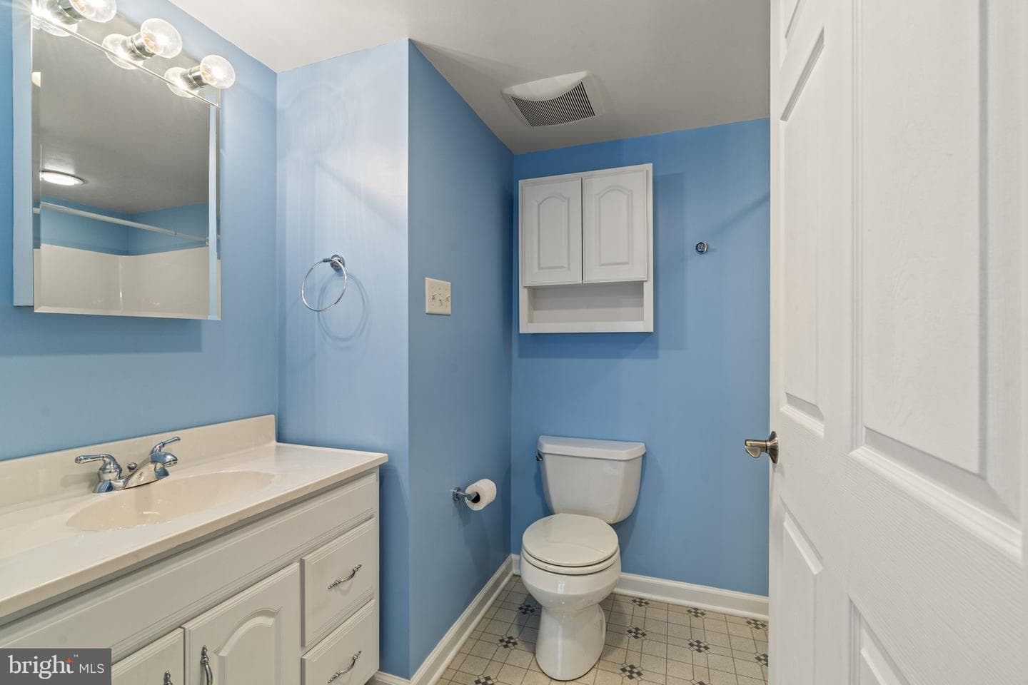 311 E Marshall Street photo 15
