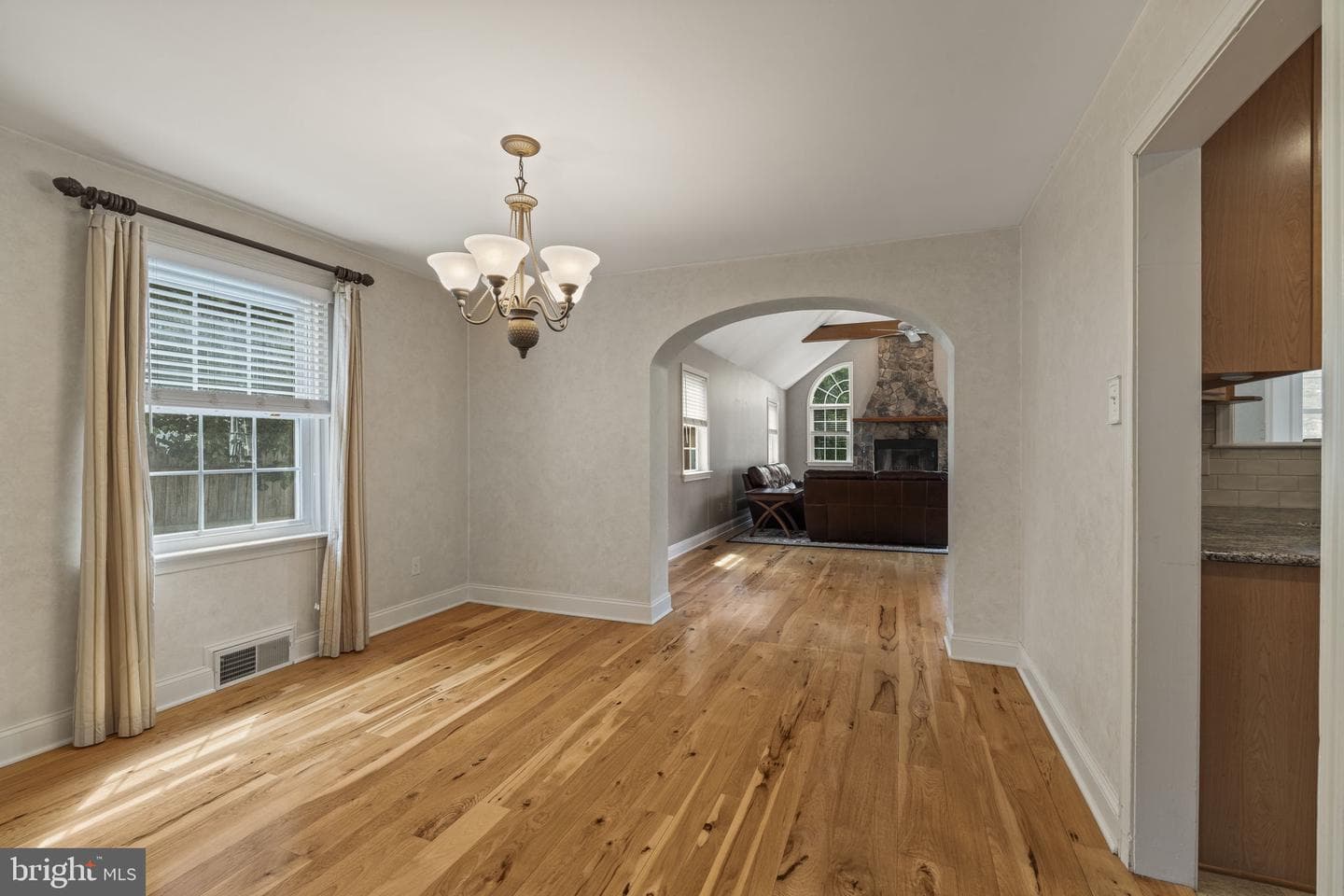 311 E Marshall Street photo 18