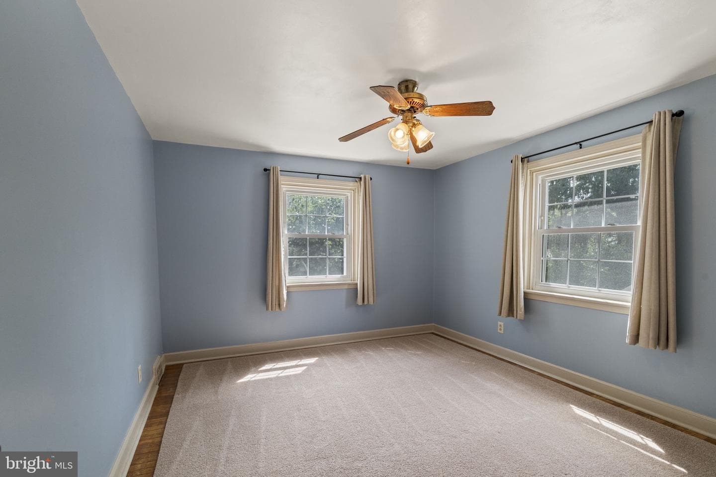 311 E Marshall Street photo 26
