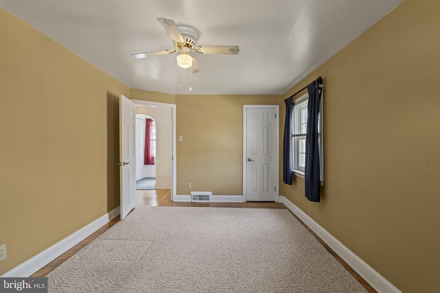 311 E Marshall Street photo 31